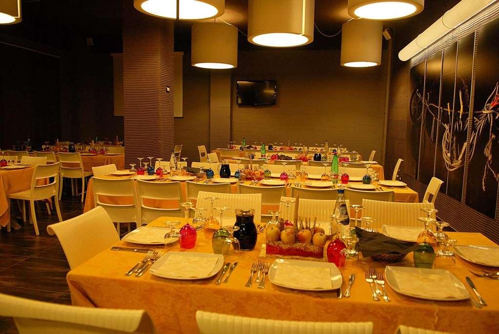Hotel Scigliano Rossano Étterem fotó